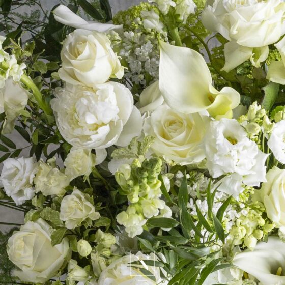 Détail sur un bouquet champêtre blanc Narmino