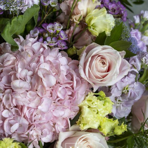 Bouquet rond Narmino Pastel pour vos livraison de fleurs à Monaco